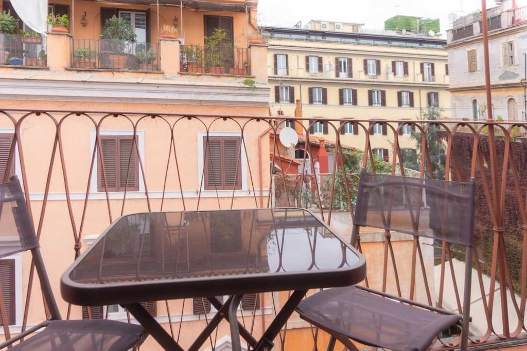 Appartement Art Atelier Terrazza Borgo à Rome Extérieur photo